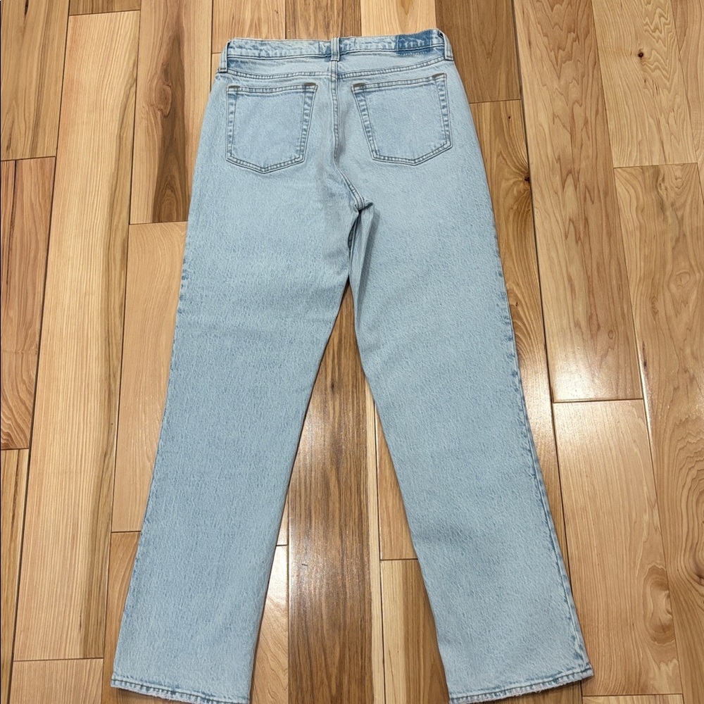 A&F Mid Rise Curve Love Jean - Picture 3 of 8